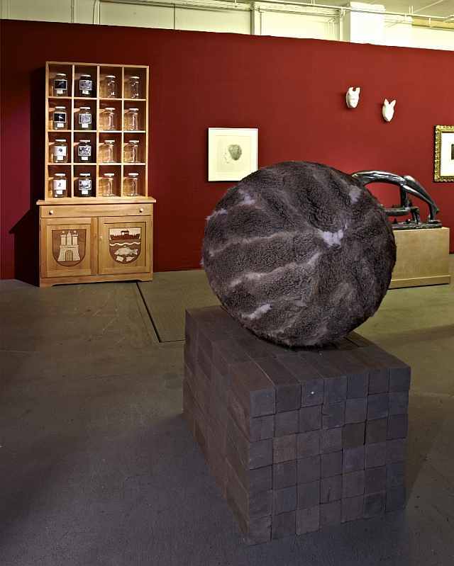 Das Ohr von Giacometti (Post-) Surreale Kunst von Meret Oppenheim bis Mariella Mosler Ausstellung Hamburg